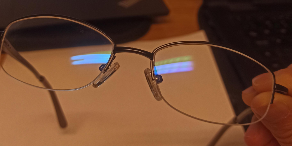 Edit-reflection-on-glasses